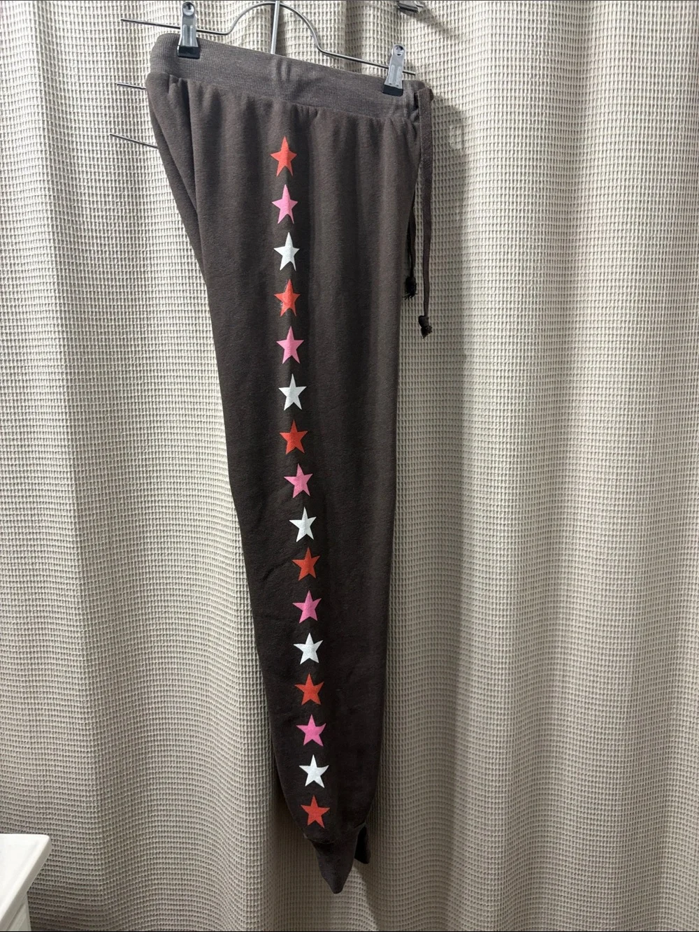 Wild fox brown star accent joggers never worn